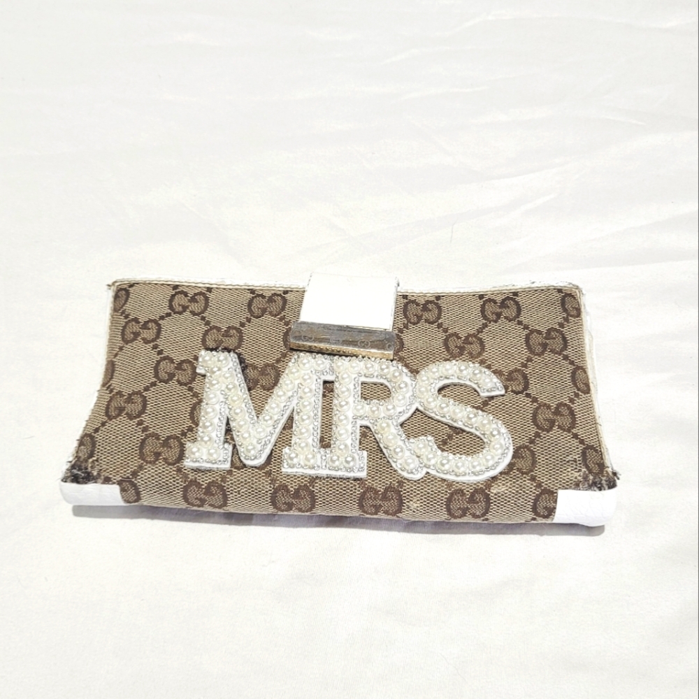 Gucci Brown White Cream Monogram Clutch Long Wallet Vintage Mrs Graphic Print